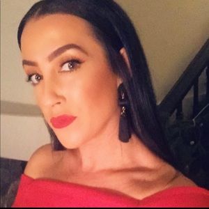 Meet your Posher, Litsa